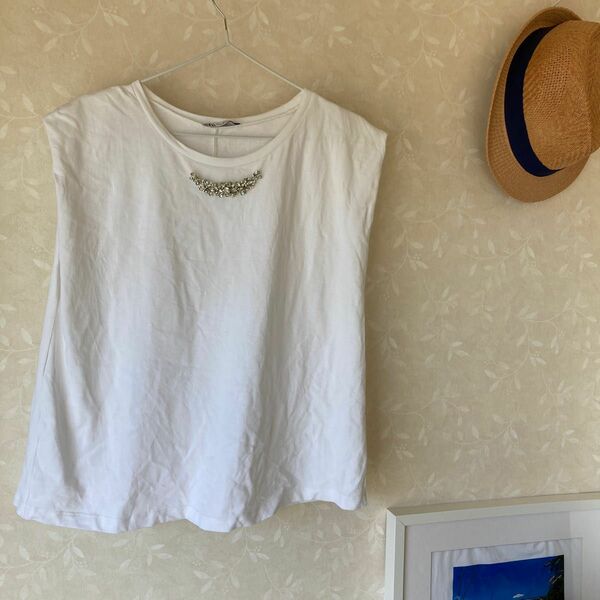 ZARA ザラ　 半袖Tシャツ　ビジュー付きTシャツ　サマーカジュアル　 カットソー