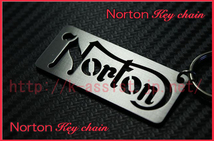 ノートン アトラス コマンド750 850 961 カフェレーサー スポーツ ガソリンタンク シート Norton ロゴ ステンレス キーホルダー 新品_画像1