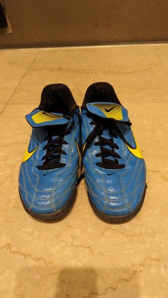 NIKEサッカーシューズ 23cm
