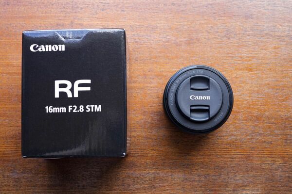 キャノン　単焦点レンズ　RF16mm F2.8 STM