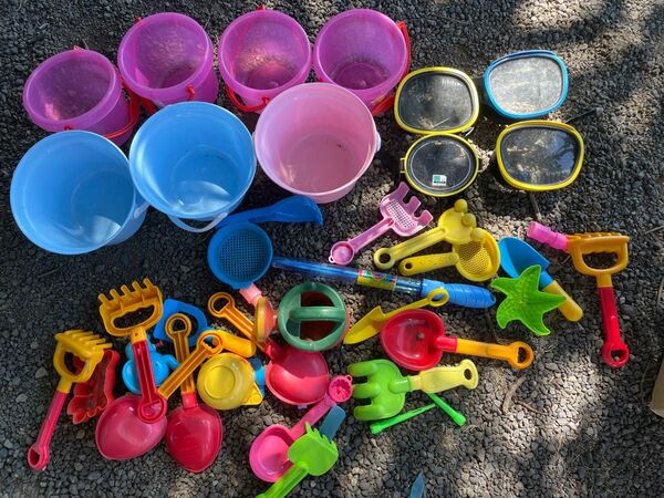 夏のおもちゃ 砂場遊び 海遊びセット 小さい子供用シュノーケル4つ 潮干狩 バケツ