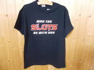 T112◆ギルダン製 古着Tシャツ◆サイズL MAY THE SLOTS BE WITH YOU プリントTシャツ 古着 メッセージTシャツ ネコポス発送 5H