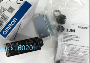 新品 OMRONオムロン 光電センサー E3JM-R4M4T 保証付き