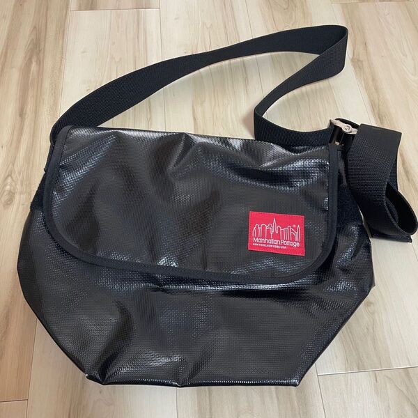 新品 ショルダーバッグ マンハッタンポーテージ Manhattan ブラック 黒
