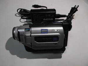 SONY　　DCRTRV17・NP-FM30・AC-L15A　ナイトショット付き　ビデオカメラ