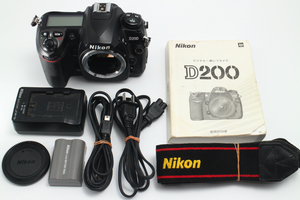 4140- ニコン Nikon デジタル一眼レフカメラ D200 ボディ シャッターカウント10452回 美品