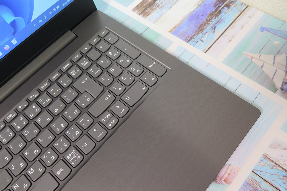 2018年8月モデルLenovo V330【高速Core i3第7世代☆爆速SSD(NVMe)256GB