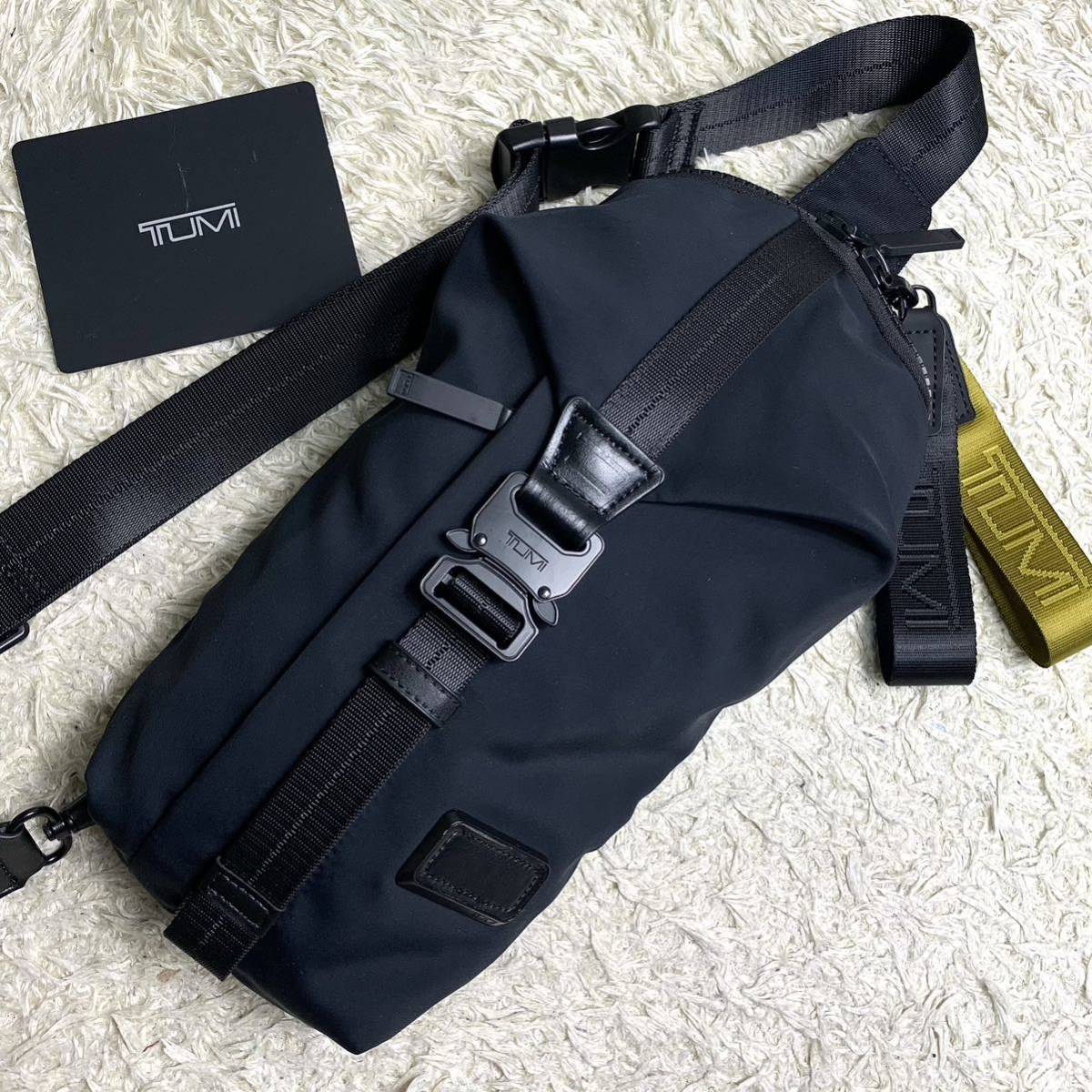 ヤフオク! -「tumi スリングバッグ」(トゥミ) (と)の落札相場・落札価格