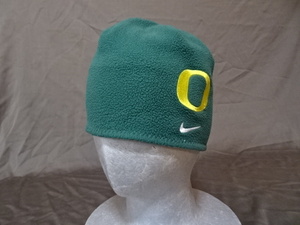 激レア USA購入【NIKE】製 USカレッジ オレゴン大学ダックス【OREGON DUCKS】【O】ロゴ刺繍入り リバーシブル フリース生地キャップ中古品