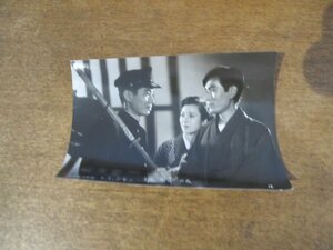 2308MK●映画スチル写真「大学の武勇伝」新東宝/1956昭和31●高島忠夫/島崎雪子/丹波哲郎●モノクロ/スチール写真/約10.6cm×15.4cm