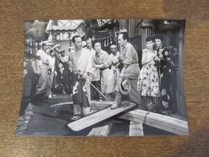 2308MK●映画スチル写真「三羽烏再会す」松竹/1956昭和31●伴淳三郎/ほか●スチール写真/モノクロ/約10.9cm×15.4cm