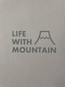 206.【送料無料】 山 LIFE WITH MOUNTAIN カッティングステッカー 富士山 キャンプ アウトドア 【新品】