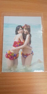 AKB48 小嶋陽菜 ？ 松井珠理奈 ？ ローソン特典 写真 ブロマイド かわいい水着の女の子