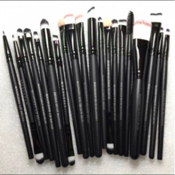 Envío 140 yenes Juego de brochas de maquillaje rosa de 20 piezas Herramientas de maquillaje Pinceles de maquillaje Sombra de ojos Pintura Manualidades Artículos de lujo Mac Sin marca Conveniente Brocha para rubor barata, Disfraces Cosplay, Historietas, animado, Personajes del juego, accesorios, Pequeños artículos