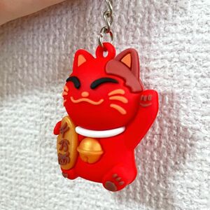 赤い招き猫のキーホルダー　ストラップ　チャーム