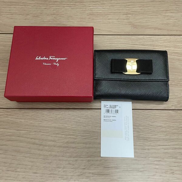 【美品】 Salvatore Ferragamo 三つ折り財布