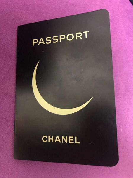 CHANEL ホリデーイベント　パスポート