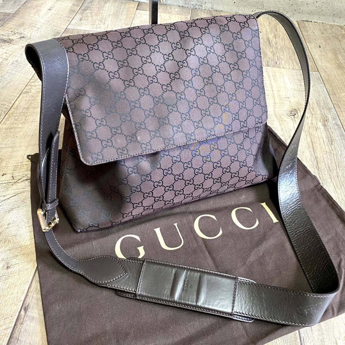 1円【美品】GUCCI グッチ ショルダーバッグ メッセンジャー カメラ