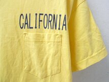 ◆BAYS SIDE ベイサイド USA製 CALIFORNIAロゴ ポケット付き Tシャツ イエロー サイズL_画像2