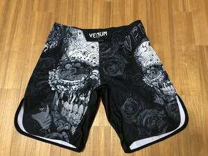  VENUM（ヴェヌム）格闘技用パンツ　XS　W80cm　美品