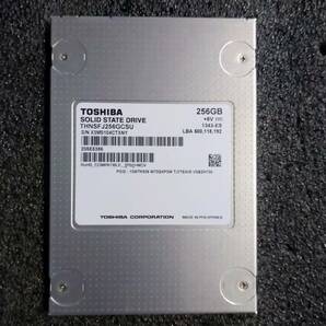 【ほぼ未使用】TOSHIBA 2.5インチ SATA SSD 256GB THNSFJ256GCSU