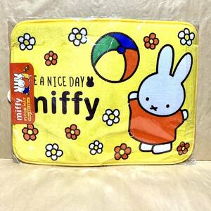 【新品未開封】ミッフィー　フロアマット　miffy FLOOR MAT 玄関 台所 洗面台　マット 敷物