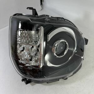 M　39-3-3トコット　LA550S LA560S 100-6906R LEDヘッドライト