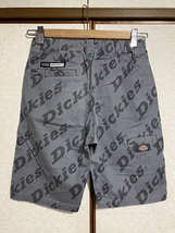 ★【dickies × f.o kids：ディッキーズ×F.O.キッズ】別注 総柄ロゴ ショートパンツ ショーツ ストレッチ キッズ siz150/グレー_画像4