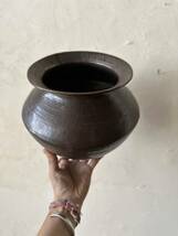 インド アンティーク 銅製 壺 ツボ 水瓶 トライバル 民族 少数民族 花器　器 銅 古銅　オブジェ　インテリア　アート　置物　ハンドメイド_画像10