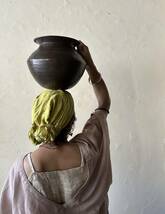 インド アンティーク 銅製 壺 ツボ 水瓶 トライバル 民族 少数民族 花器　器 銅 古銅　オブジェ　インテリア　アート　置物　ハンドメイド_画像3