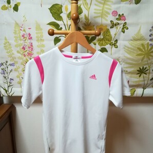 adidas アディダス ピンク色のTシャツMサイズ