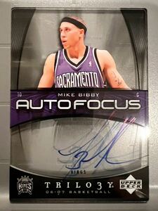 激レア直書 Glass Auto 06 Upper Deck Mike Bibby マイク・ビビー NBA 直筆 サイン バスケ Panini Grizzlies グリズリーズ Kings キングス