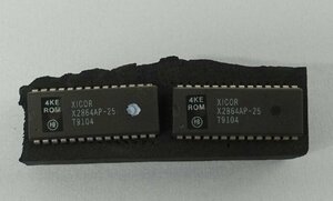 レターパックプラス 2個セット XICOR (4KEROM)X2864AP-25 ジャンク扱い メモリ N081004