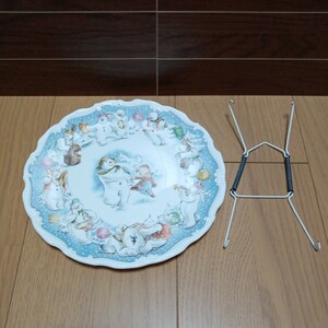 V Royal Doulton {The Snowman plate 1 sheets } Royal Doulton snowman plate hanger plate ceramics made . plate 