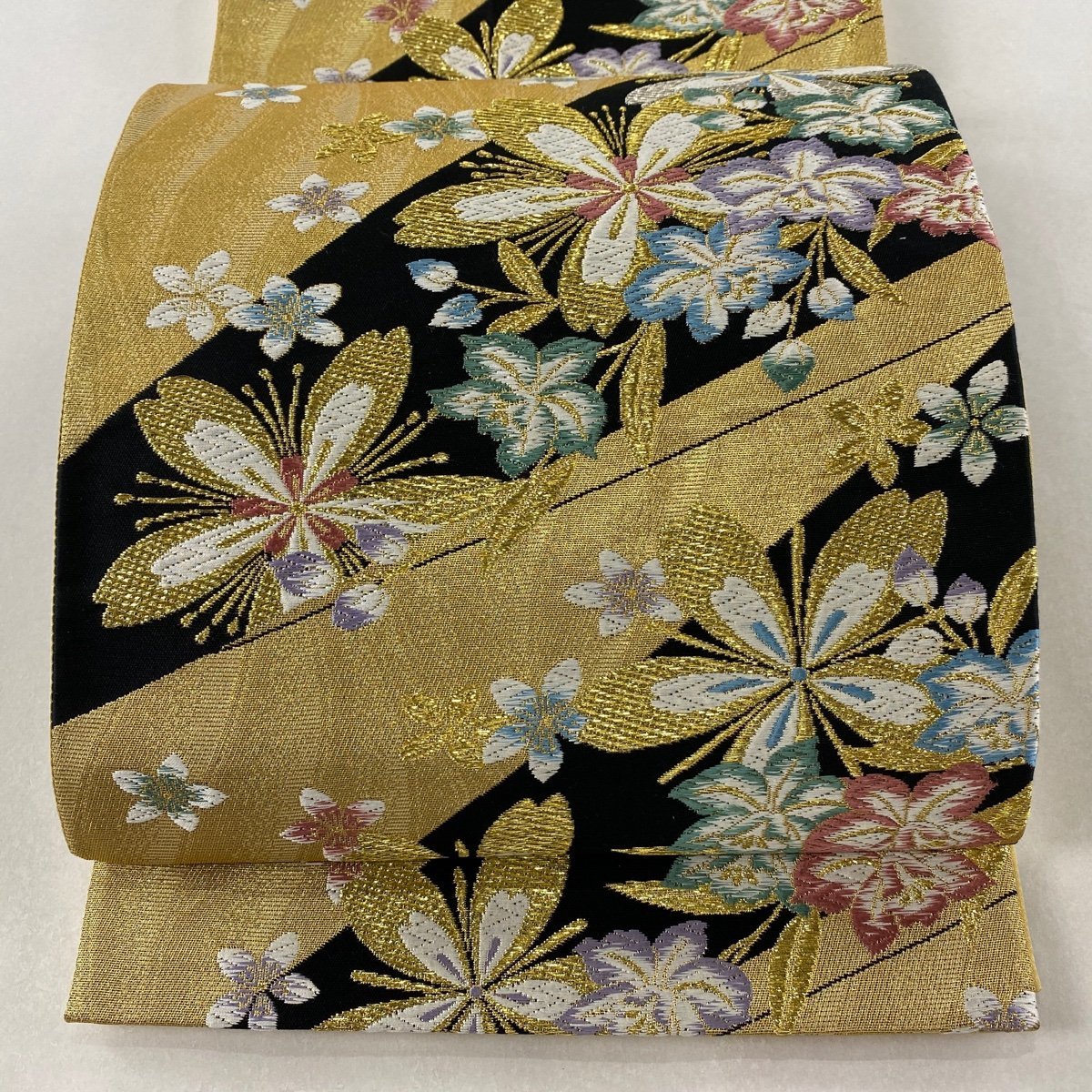 同梱不可】 袋帯 美品 【中古】 正絹 六通 墨色 金糸 花びら 桜 名品
