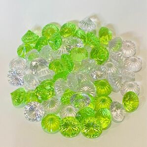 4(50個セット) ダイヤ型　デコパーツ　キラキラ　宝石　ハンドメイド　材料
