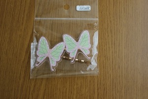 【未使用品】ハンドメイド作品購入品　涼しげでかわいいヘアピン　蝶デザイン