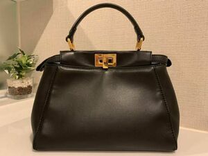 FENDI ピーカブー　バッグ　ブラック