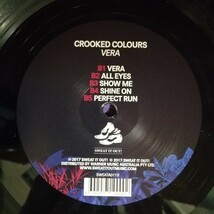 C08 中古LP 中古レコード クルックドカラーズ vera CROOKED COLOURS オーストラリア盤　SWEATA011V トランス系　ダウンロードコード有り_画像4