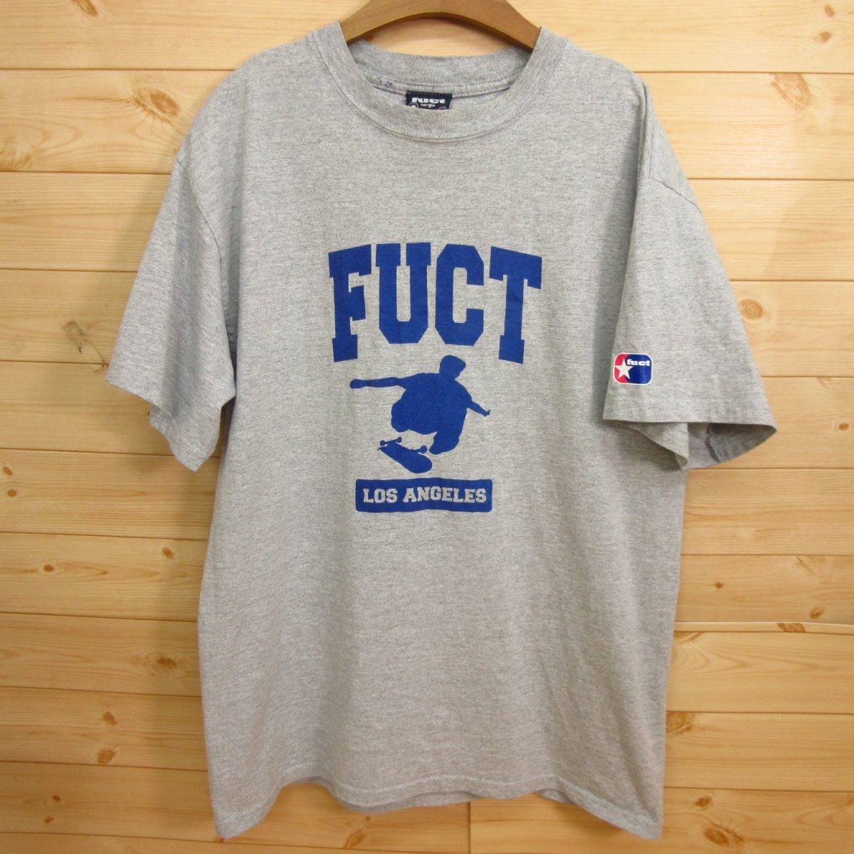 ヤフオク! -「fuct tシャツ s」の落札相場・落札価格