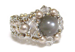 *COCO* gray moonstone & Swaro. ring *