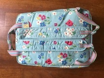 CathKidston　キャスキッドソン　水色花柄キャンバスコーティング　リュックサック・デイバッグ　美品_画像4