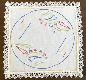 フランス　蚤の市　レース編み　ドイリー　手刺繍　手縫い　アンティーク　ヴィンテージ　ハンドメイド　手仕事　カラフルなお花の刺繍