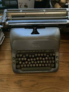  antique Vintage typewriter ADLER