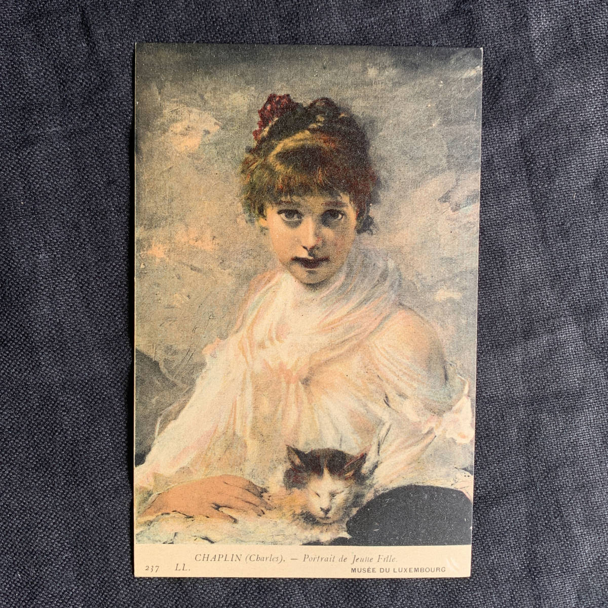 France années 1900-20 Chat et jeune fille Carles Chaplin Charles Chaplin Peintre Peinture à l’huile Chat endormi Carte postale Art Antique Antique, antique, collection, marchandises diverses, autres