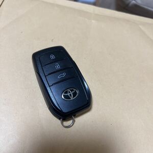  прекрасный товар * бесплатная доставка * Toyota оригинальный "умный" ключ Yaris MXPA10 Yaris Cross 3 кнопка основа 231451-2560 38