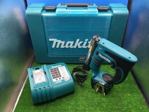 【領収書発行可】〇Makita/マキタ 充電式タッカー 本体付属バッテリー1個搭載モデル 14.4V 10mm ST110DRF [ITJ2UKQRKOXW]