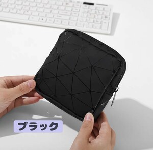 ブラック　小物入れ　ナプキン用ポーチ　程よいsize感　プチポーチ 小銭入れ コインケース