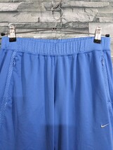 ●送料無料★ NIKE　ナイキ　ハーフパンツ　ジャージパンツ　スポーツウエァ　ボトムス　DRI-FIT　レディース　Mサイズ_画像2