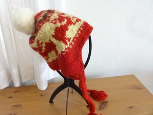 △ ２OZ ▽ 編み込みハット　キッズ帽子　赤色帽子　ニット帽　サイズ５６cm〜５８cm　キャップ　帽子　男女兼用
